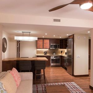 One-Bedroom Suite Two Double Beds Mountain View